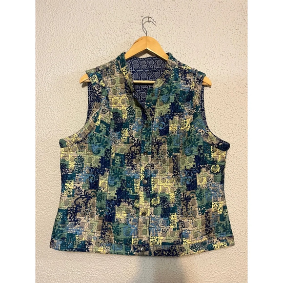 Vintage Jackets & Blazers - Women’s Vintage Quilted Abstract Reversible Snap Button Jacket Vest